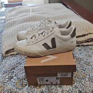 Veja White and Kaki/Olive Green Casual Sneakers